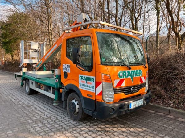 Plataforma aérea montada em caminhão Nissan Multitel 160ALU